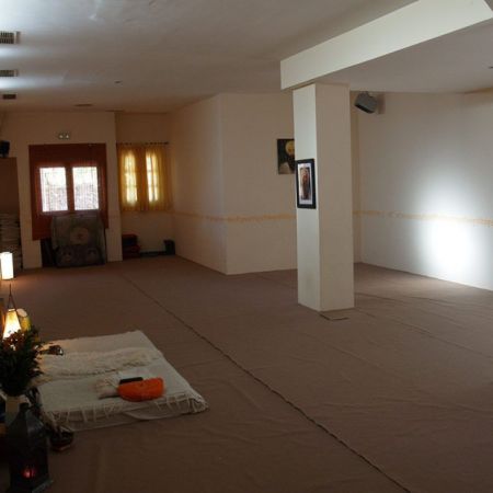 Espacio para prácticas de yoga Espacio para prácticas de yoga
