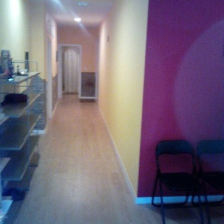 Pasillo de acceso a salas Pasillo de acceso a salas